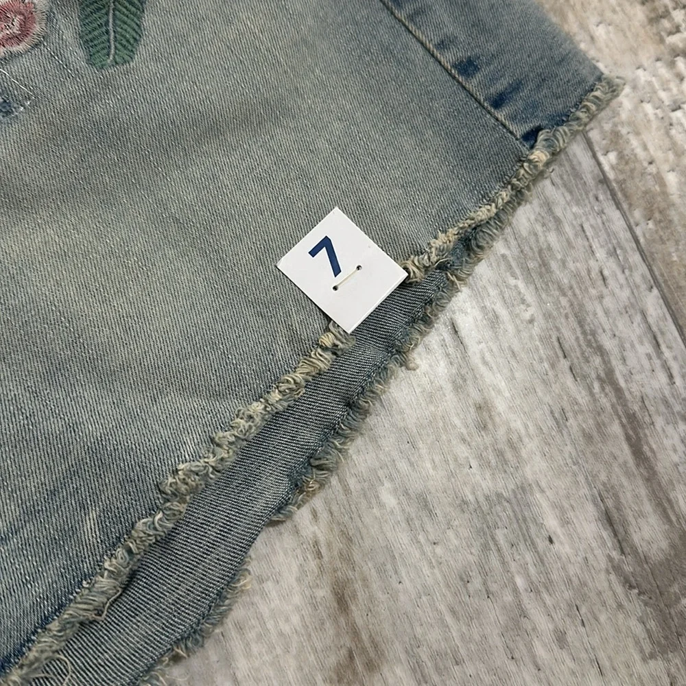 Arizona Jean Co Hi-Rise Shortie embroidered jean shorts